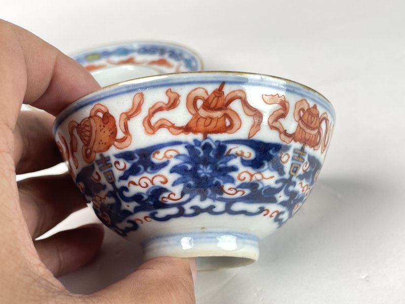 清光绪 青花矾红彩人物八宝纹盖碗一对 - 图18
