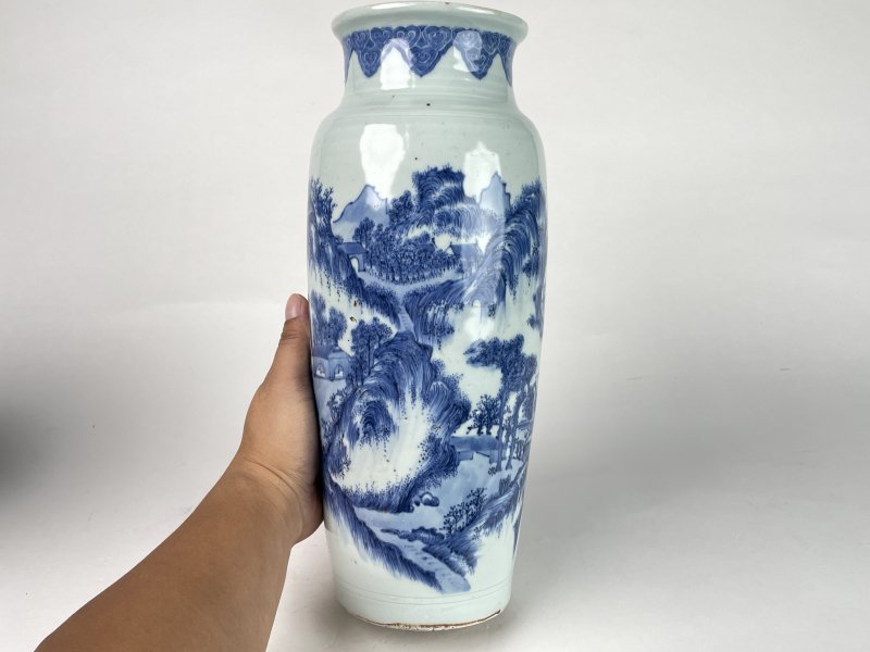 明末清初 青花披麻皴山水纹筒瓶 - 图4
