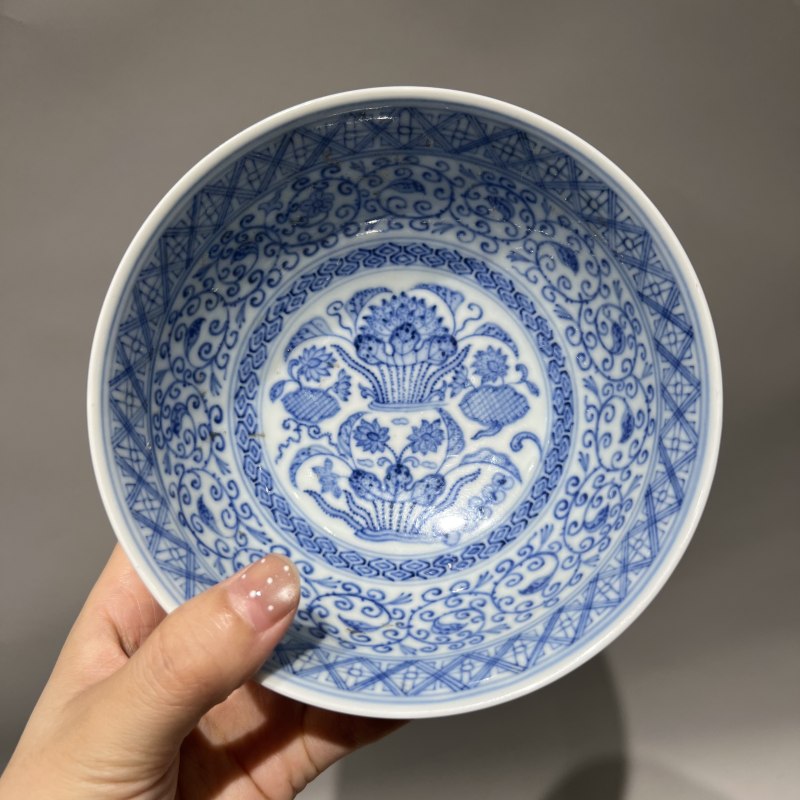 清道光 仿永乐青花苜蓿花纹碗 - 图5