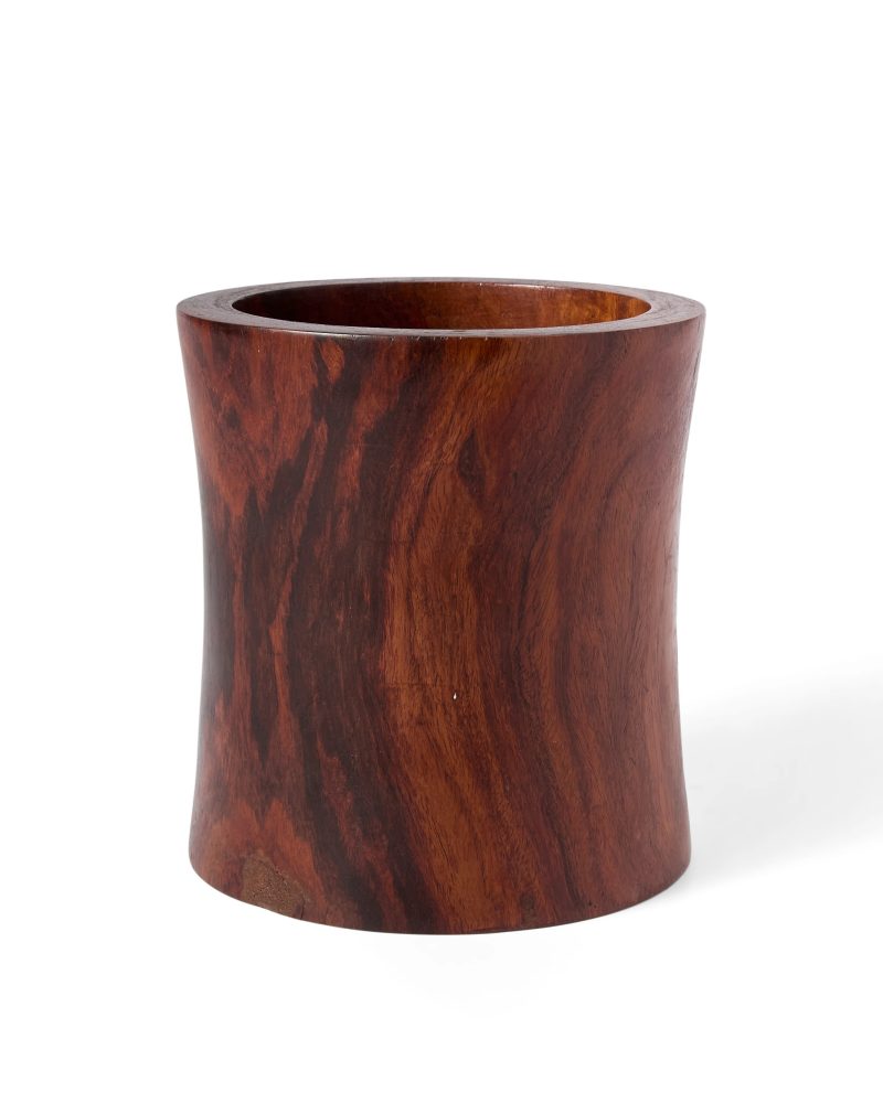 清十八/十九世紀 黃花梨筆筒 | A Chinese huanghuali brush pot, bitong