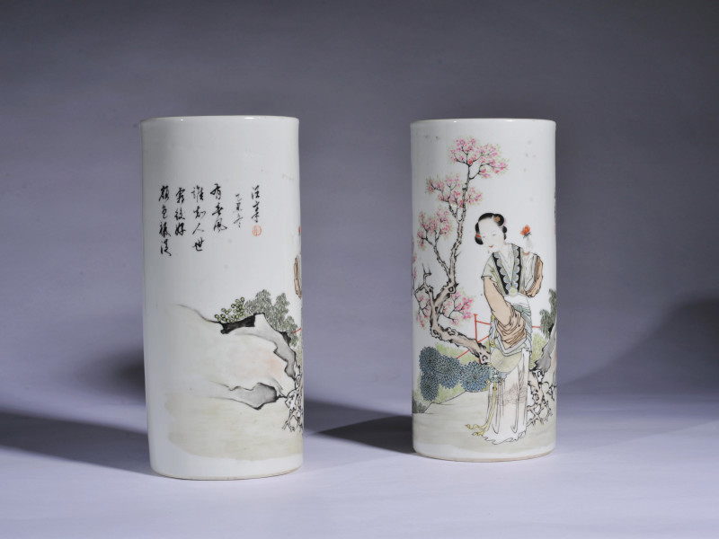 清晚期 汪章款浅降彩人物诗文帽筒一对 - 图3