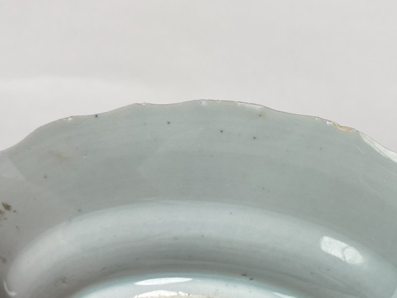 清早期 青花矾红莲瓣纹盘 - 图14