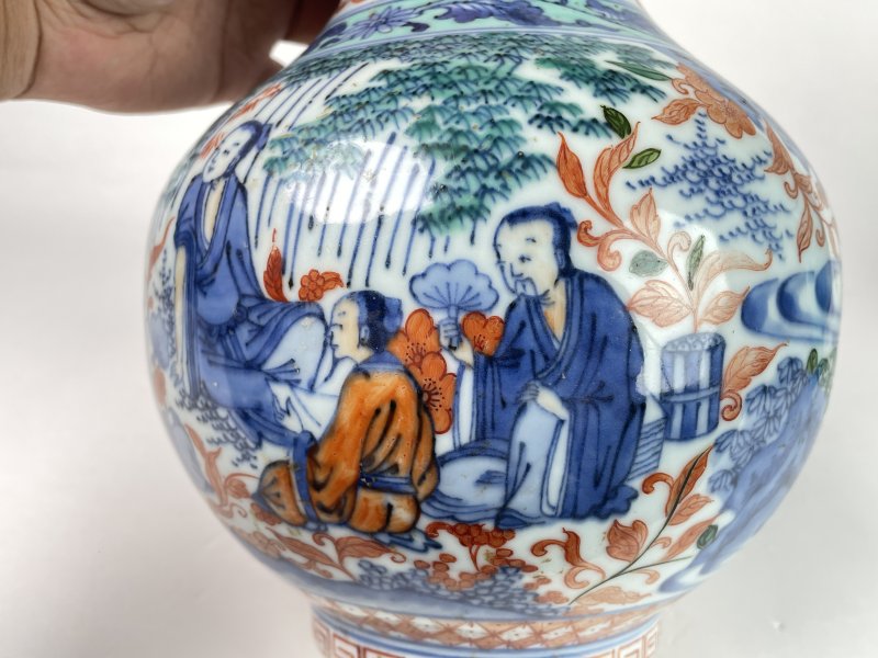 明崇祯 青花加彩长颈瓶 - 图9