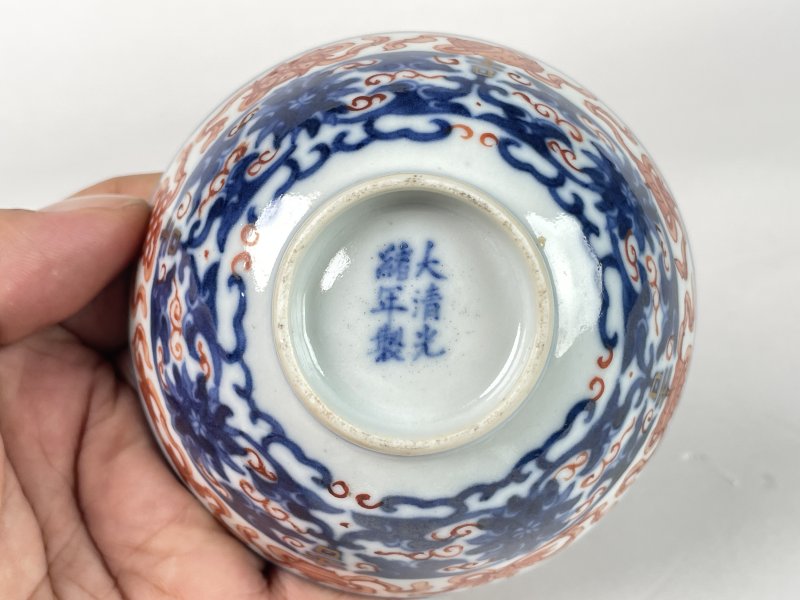 清光绪 青花矾红彩人物八宝纹盖碗一对 - 图19