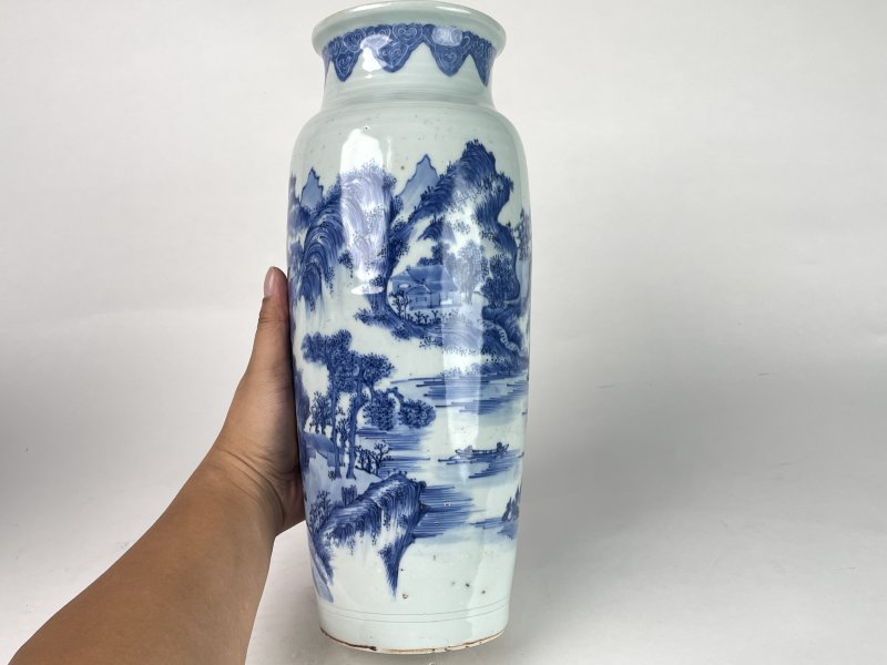 明末清初 青花披麻皴山水纹筒瓶 - 图5