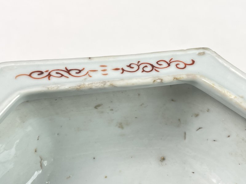 清晚期 粉彩博古花卉纹四方倭角花盆一对 - 图22