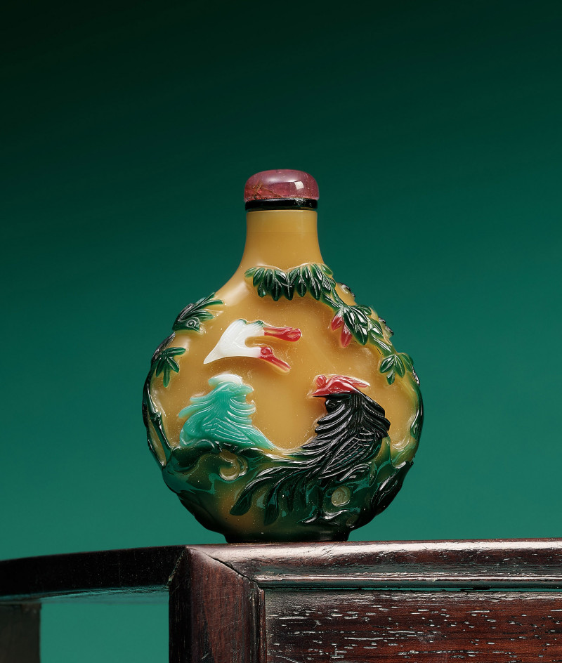 清  乳褐地套七彩玻璃百鳥朝鳳圖鼻煙壺 - 图2
