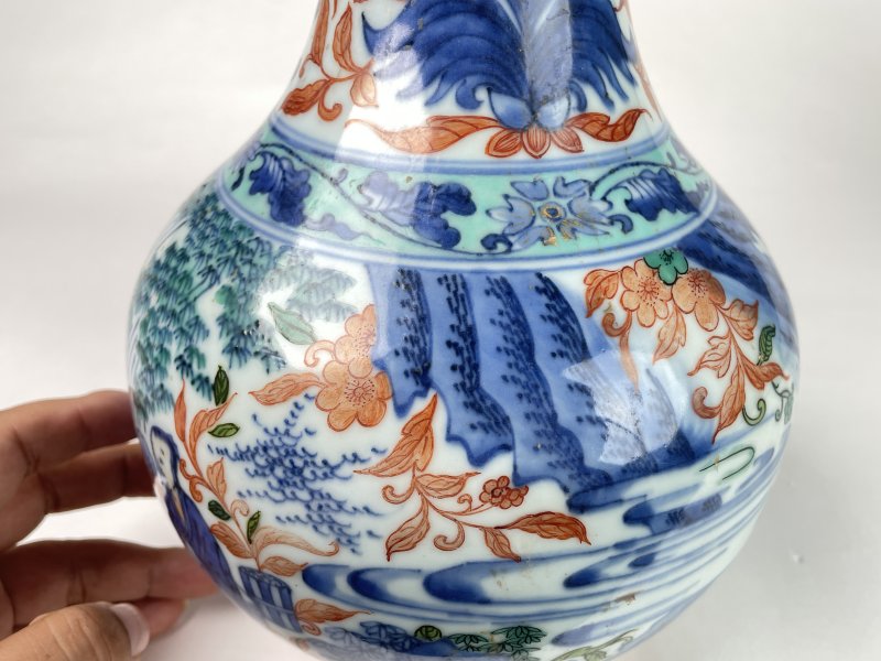 明崇祯 青花加彩长颈瓶 - 图10