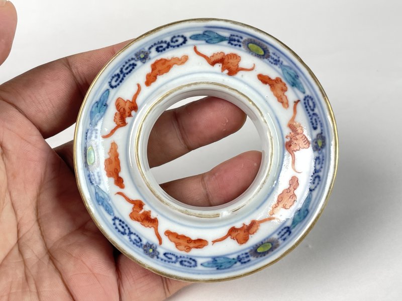清光绪 青花矾红彩人物八宝纹盖碗一对 - 图20