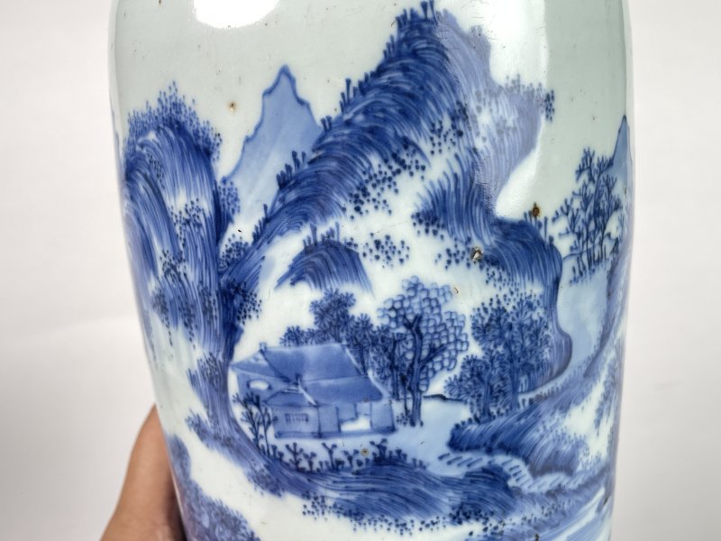 明末清初 青花披麻皴山水纹筒瓶 - 图6