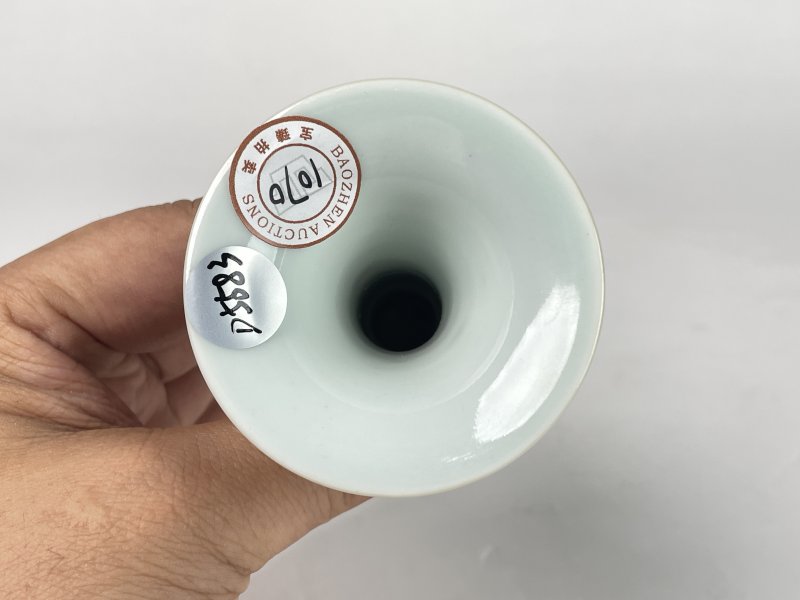 民国 粉彩缠枝莲纹小花觚 - 图6