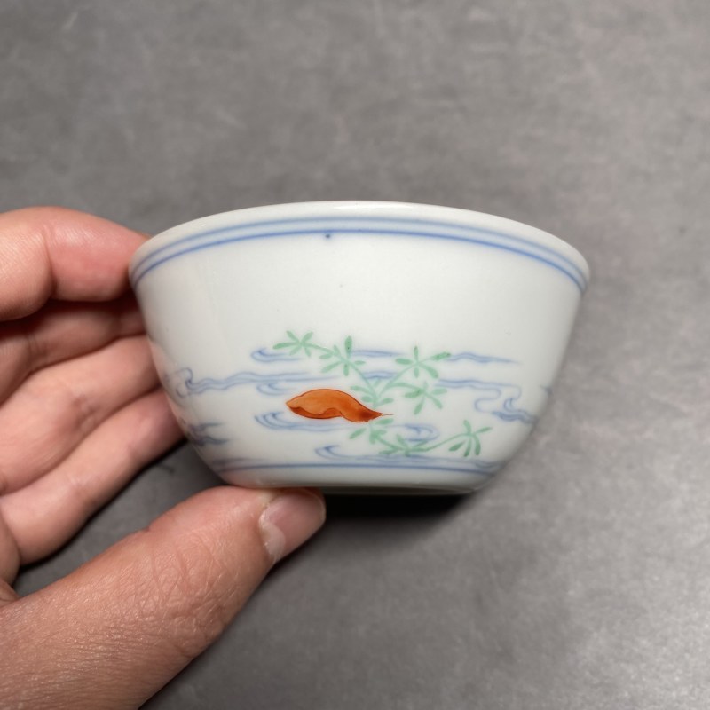 清康熙 斗彩花逐清溪图卧足杯 - 图13