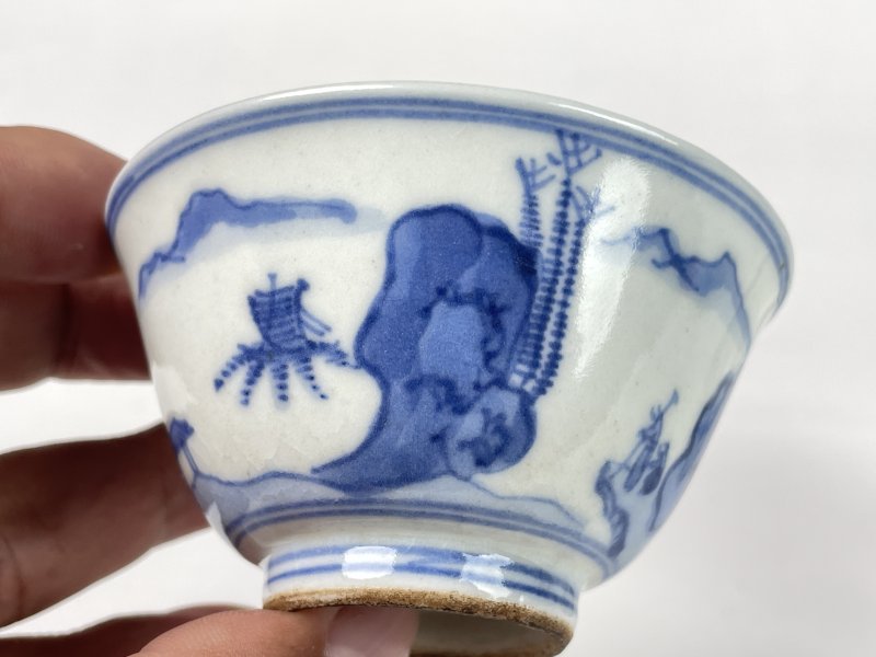 清早期 浆胎青花人物纹杯一对 - 图4