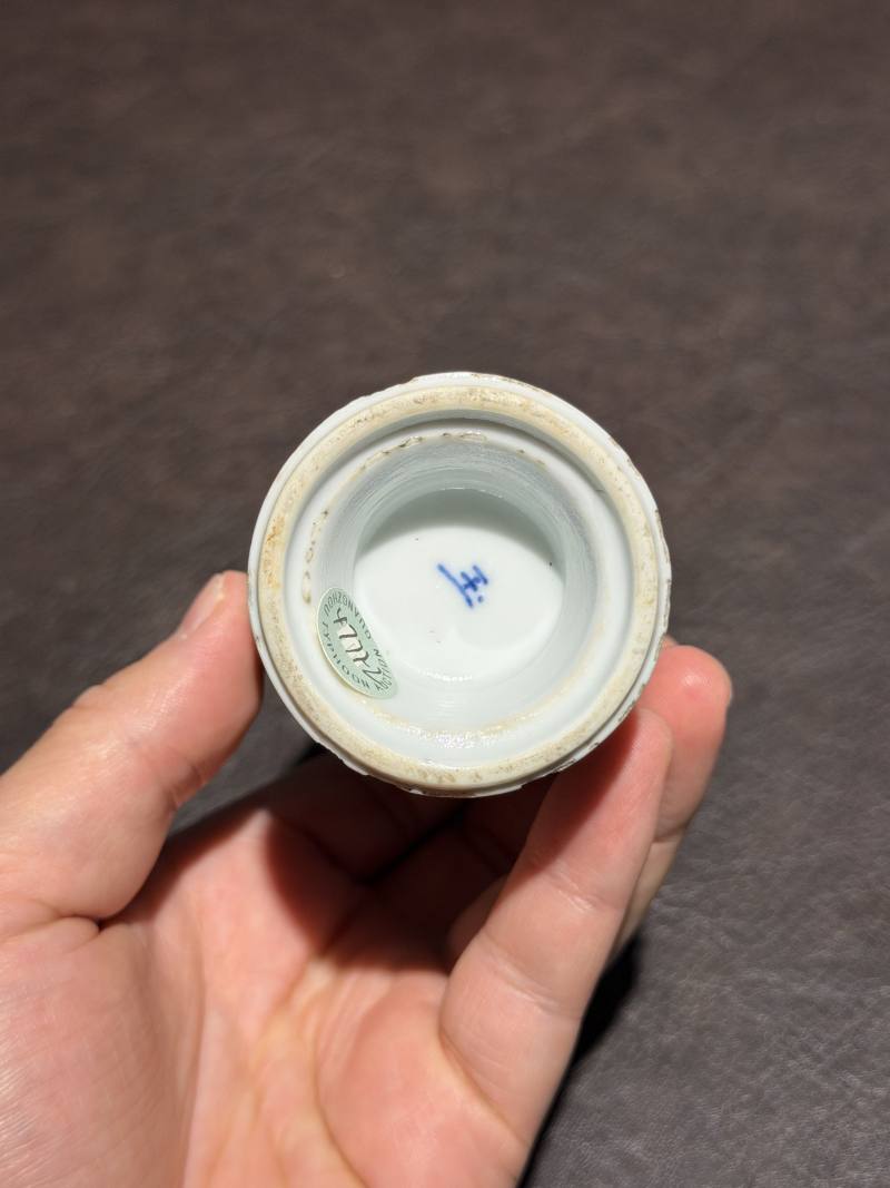 清康熙 青花仕女图瓶 - 图10