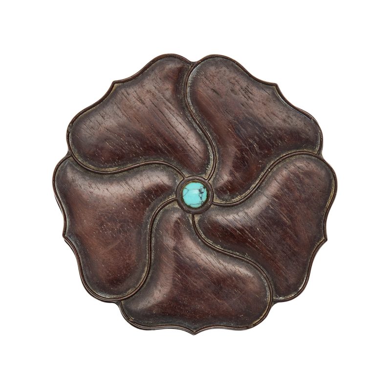 清十八/十九世紀 紫檀嵌綠松石花形蓋盒 | A Chinese zitan turquoise-inlaid 'floral' scholar's box and cover - 图2