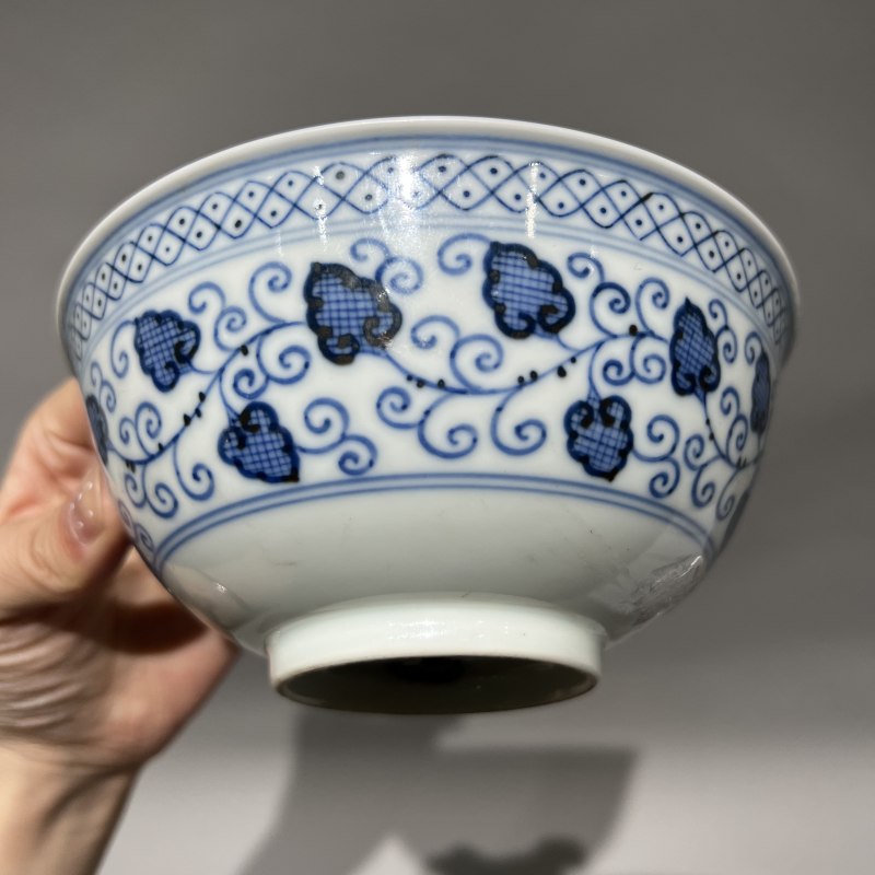 清道光 仿永乐青花苜蓿花纹碗 - 图8