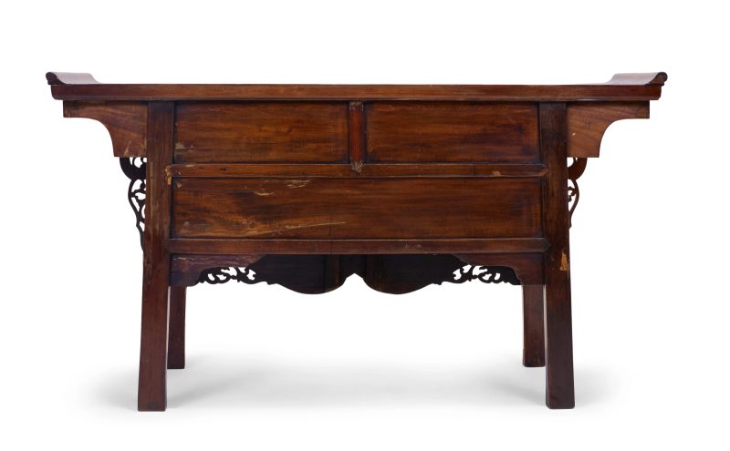 清十八世紀 梨木雕螭龍紋聯二櫥 | A Chinese rosewood altar coffer, Lianerchu - 图2