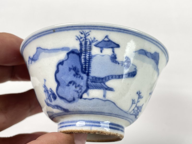 清早期 浆胎青花人物纹杯一对 - 图5