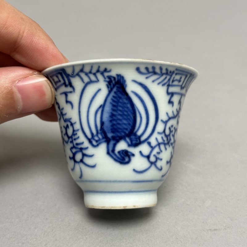 清早期 青花团鹤纹仰钟杯一对 - 图6