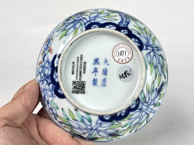 清 玲珑瓷斗彩花卉纹盘 - 图7