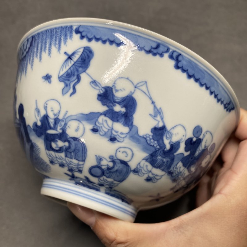 清嘉庆 青花庭院婴戏图碗 - 图12