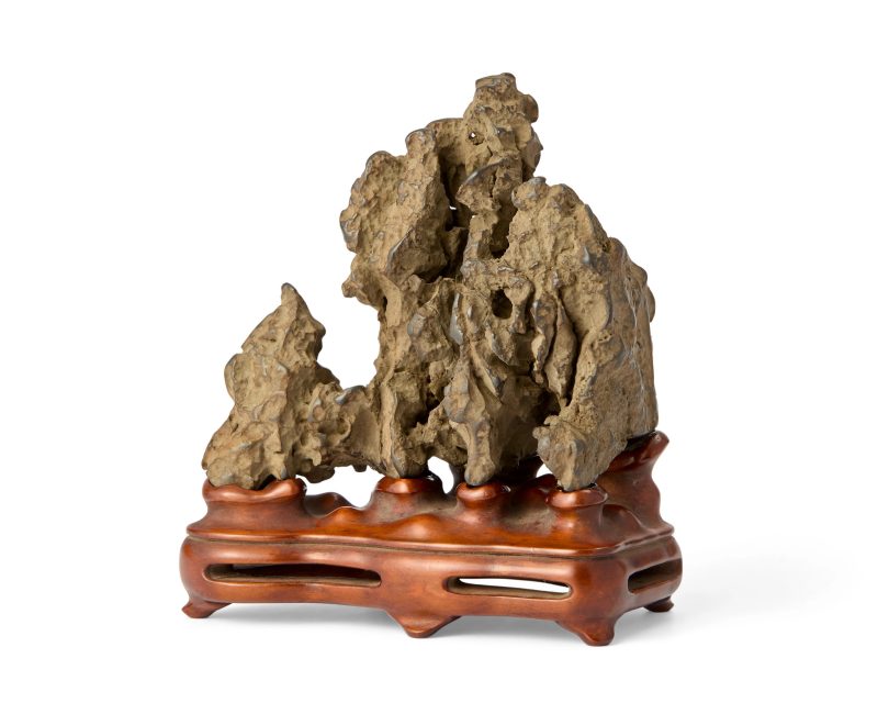 清 靈璧賞石連木座及嵌玻璃木盒 | A Chinese Lingbi scholar's rock with fitted box