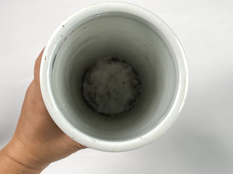清晚期 汪章款浅降彩人物诗文帽筒一对 - 图7