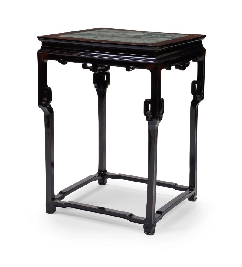 清十八世紀 紅木嵌雲石香几 | A Chinese hongmu marble inset incense stand - 图2