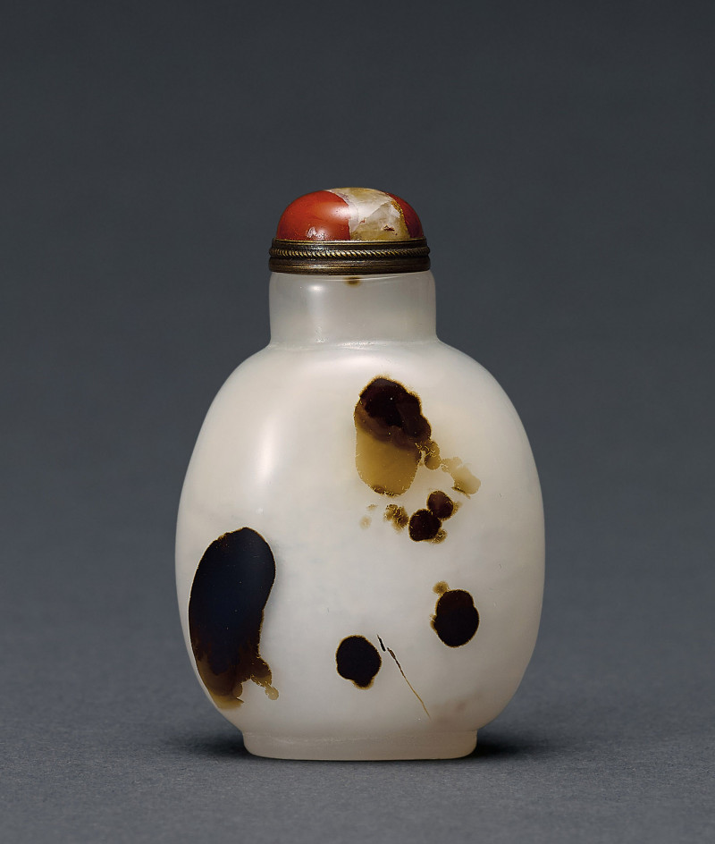清  瑪瑙巧色鼻煙壺