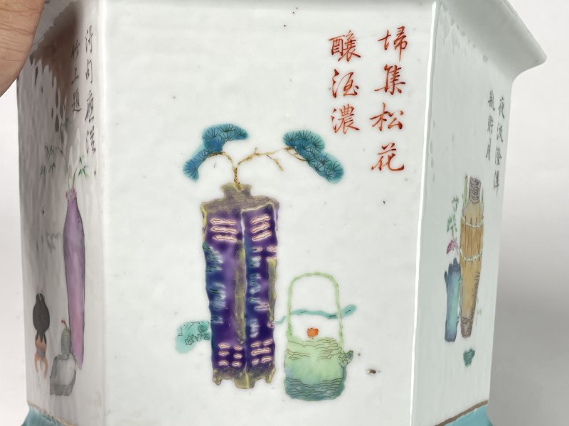 清中期 粉彩博古清宫图六方花盆 - 图10