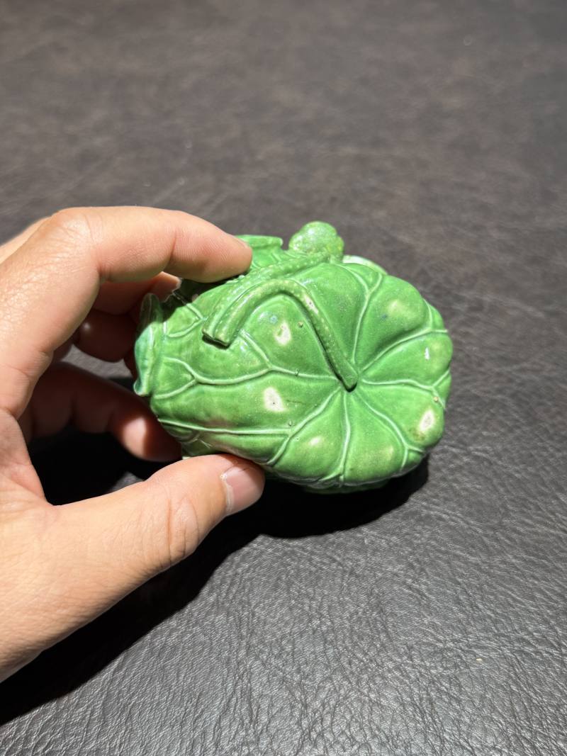 清 青釉荷叶水盂 - 图8