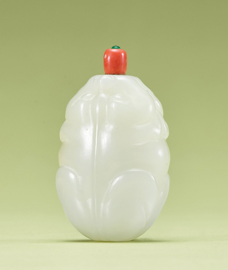清  白玉瑞獸鼻煙壺
