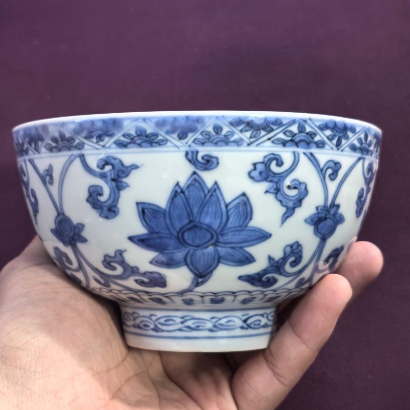 明嘉靖 青花缠枝花卉纹碗 - 图8