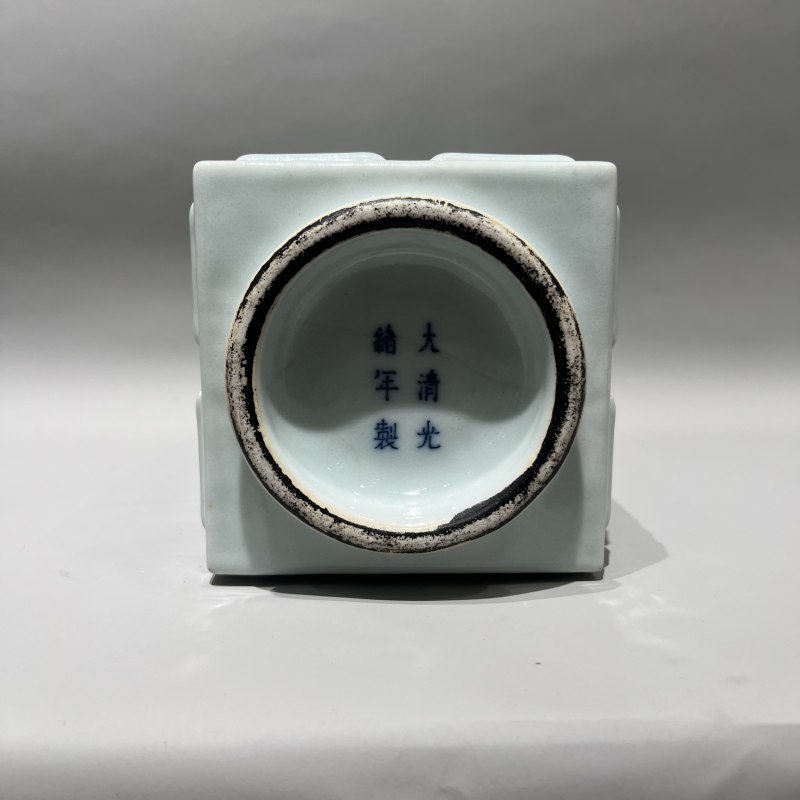 清光绪 仿官釉四方八卦琮式瓶 - 图7