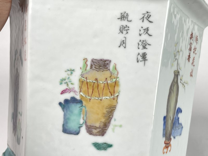 清中期 粉彩博古清宫图六方花盆 - 图11