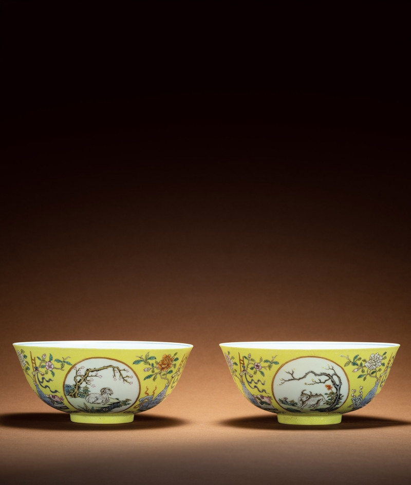 清道光  黃地粉彩軋道三陽開泰圖碗一對