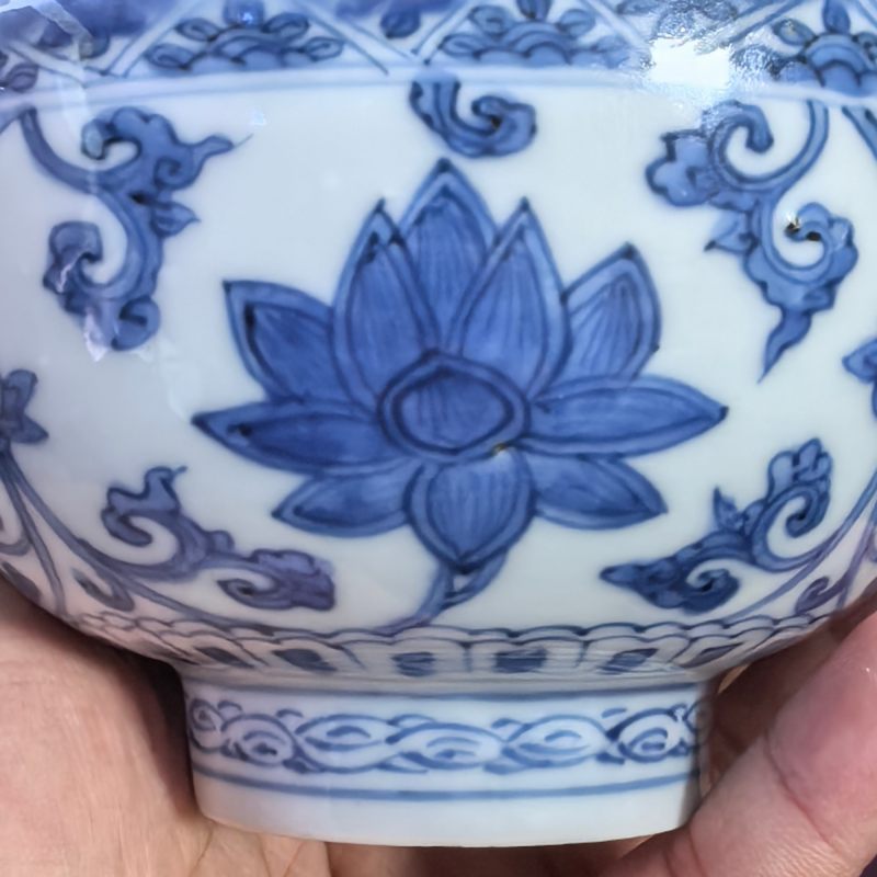 明嘉靖 青花缠枝花卉纹碗 - 图9