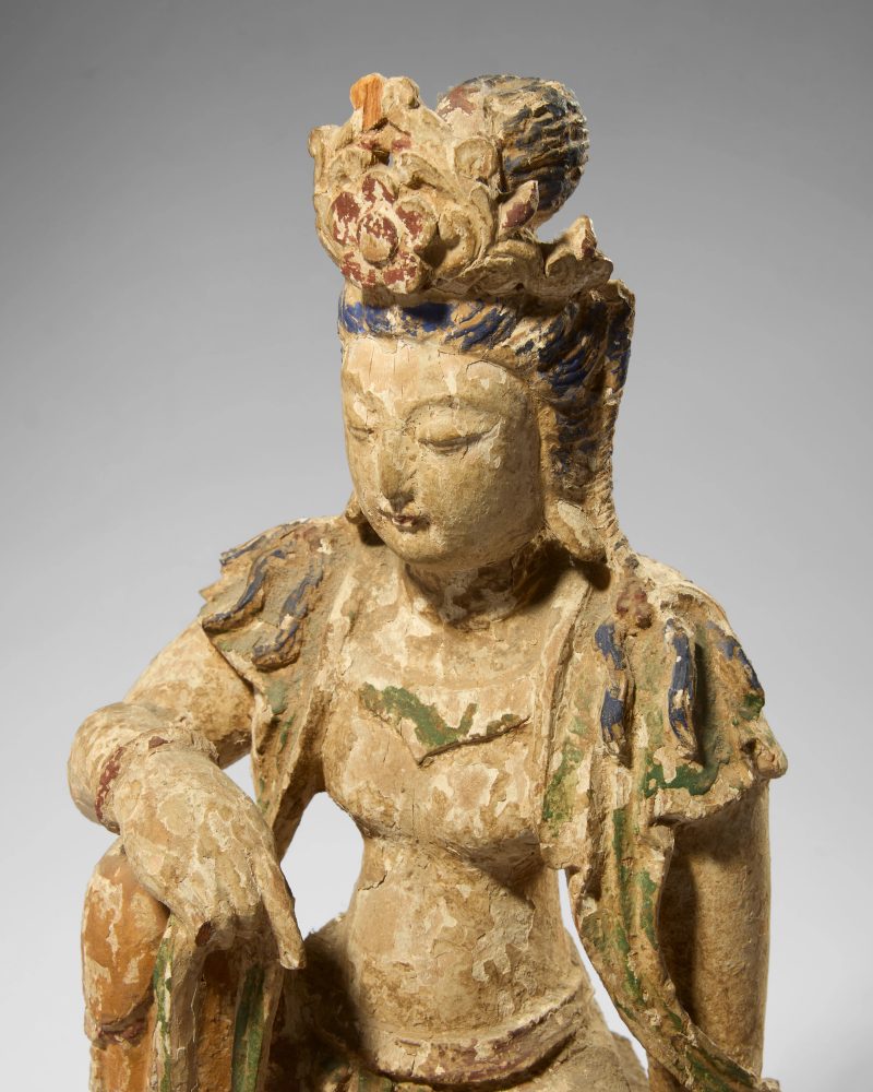 明 木雕彩繪水月觀音像 | A Chinese polychrome wood figure of Water Moon Guanyin - 图3