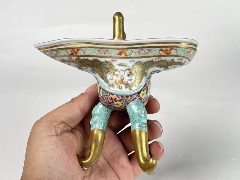 清晚期 粉彩描金龙纹爵杯 - 图3