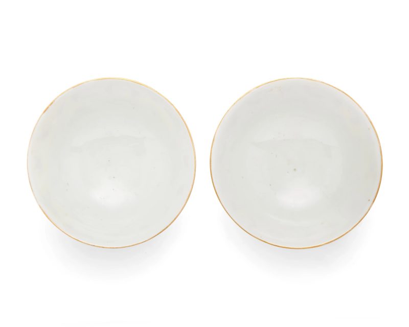 清光緒 粉彩「百蝶」紋碗一對連錦盒 | A pair of fine Chinese famille rose 'butterfly' bowls - 图7