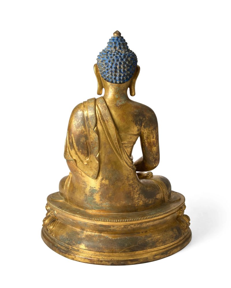 清十八世紀 銅鎏金無量光佛像 | A rare and large Chinese gilt bronze figure of Buddha Amitabha - 图3