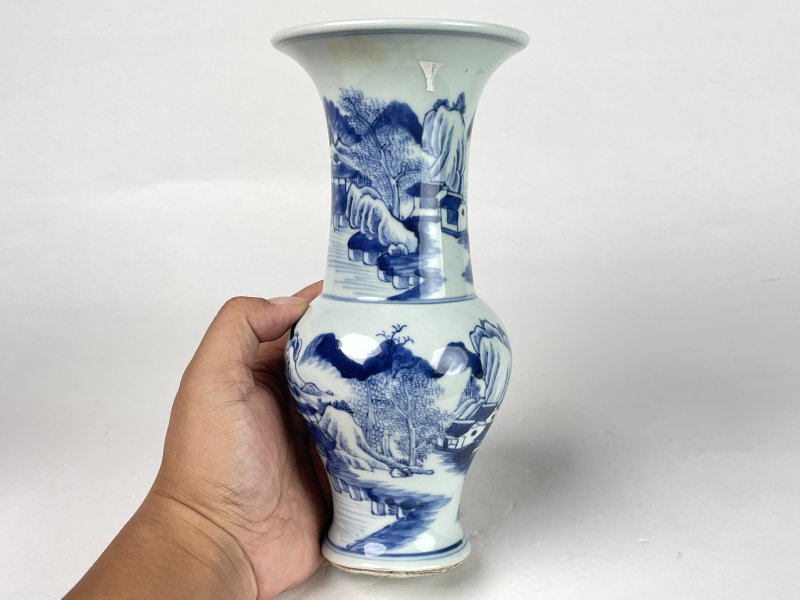 清康熙 青花山水纹小花觚 - 图4