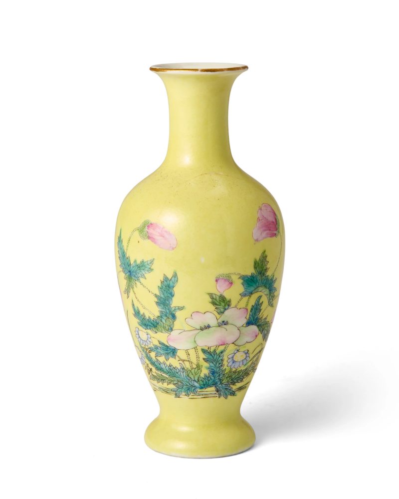 清晚期 黃釉粉彩題詩花卉圖紋小瓶，藍彩「雍正年製」寄托款 | A small Chinese yellow-ground famille rose baluster vase