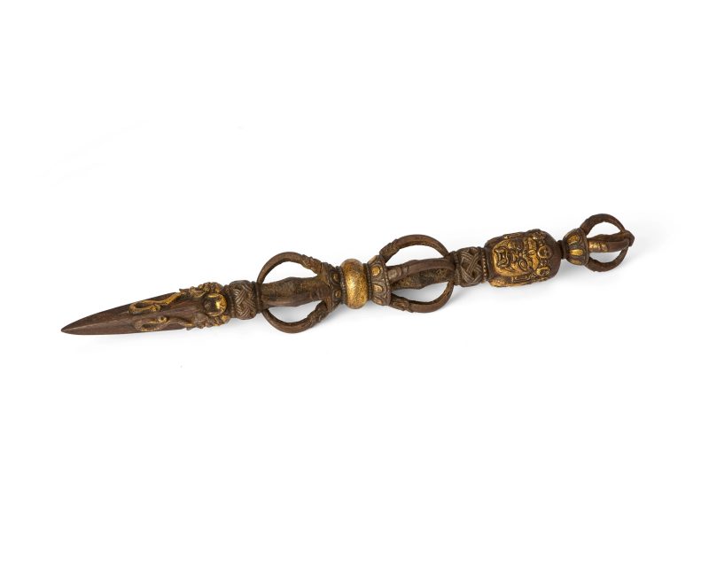 十六世紀 銅鍍銀描金普巴金剛橛 | A Tibetan gilded and silvered copper-alloy ritual knife, phurba (kila)