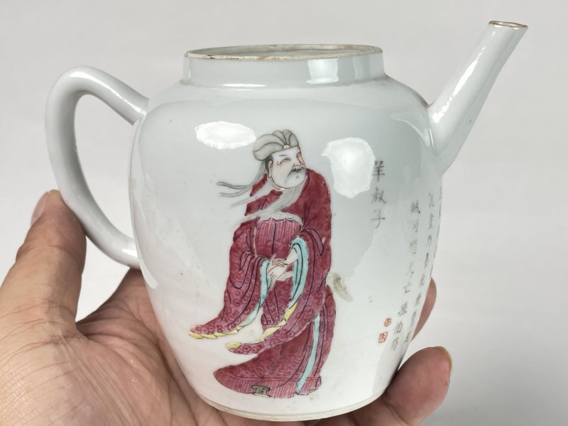 清道光 粉彩无双谱人物纹茶壶 - 图8