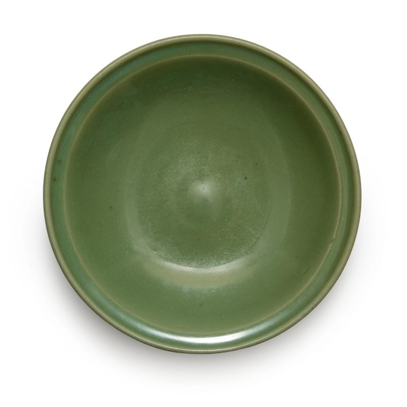 元/明 龍泉青釉盤 | A Chinese Longquan celadon-glazed dish