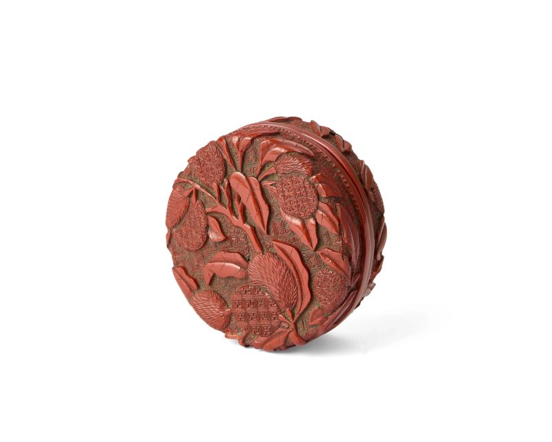 明十六世紀 剔紅荔枝紋蓋盒 | A small cinnabar lacquer box