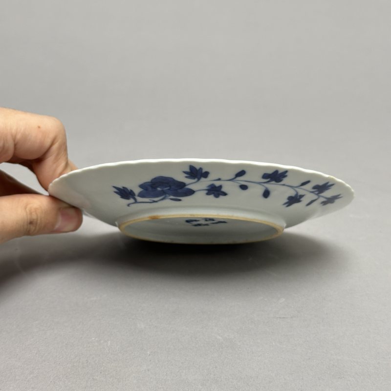 清晚期 青花洞石花卉纹碟一对 - 图7