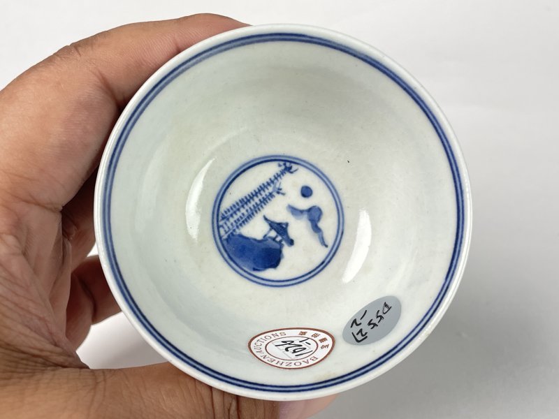 清早期 浆胎青花人物纹杯一对 - 图12