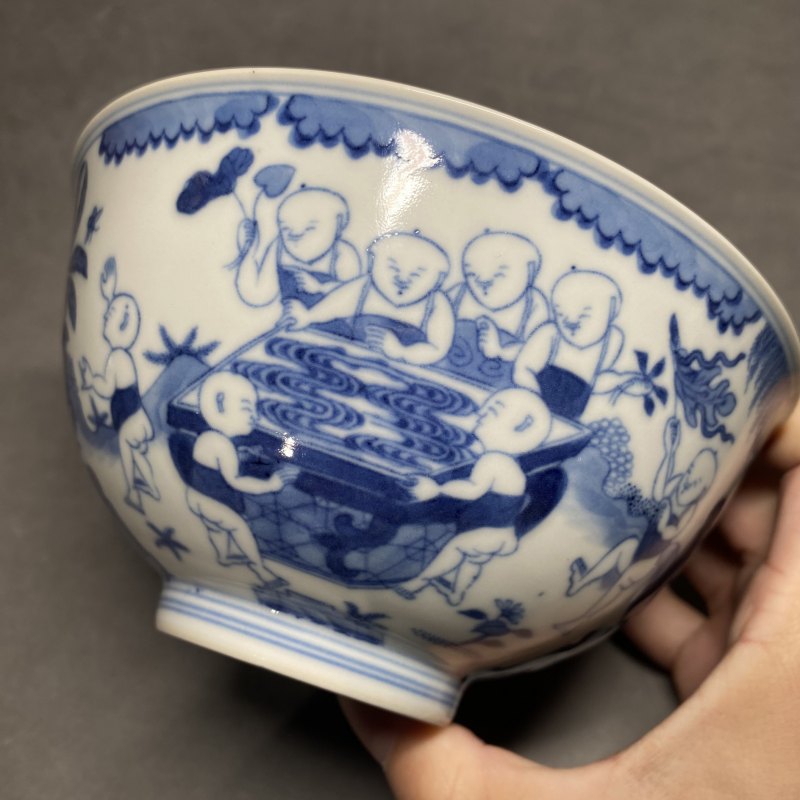 清嘉庆 青花庭院婴戏图碗 - 图9